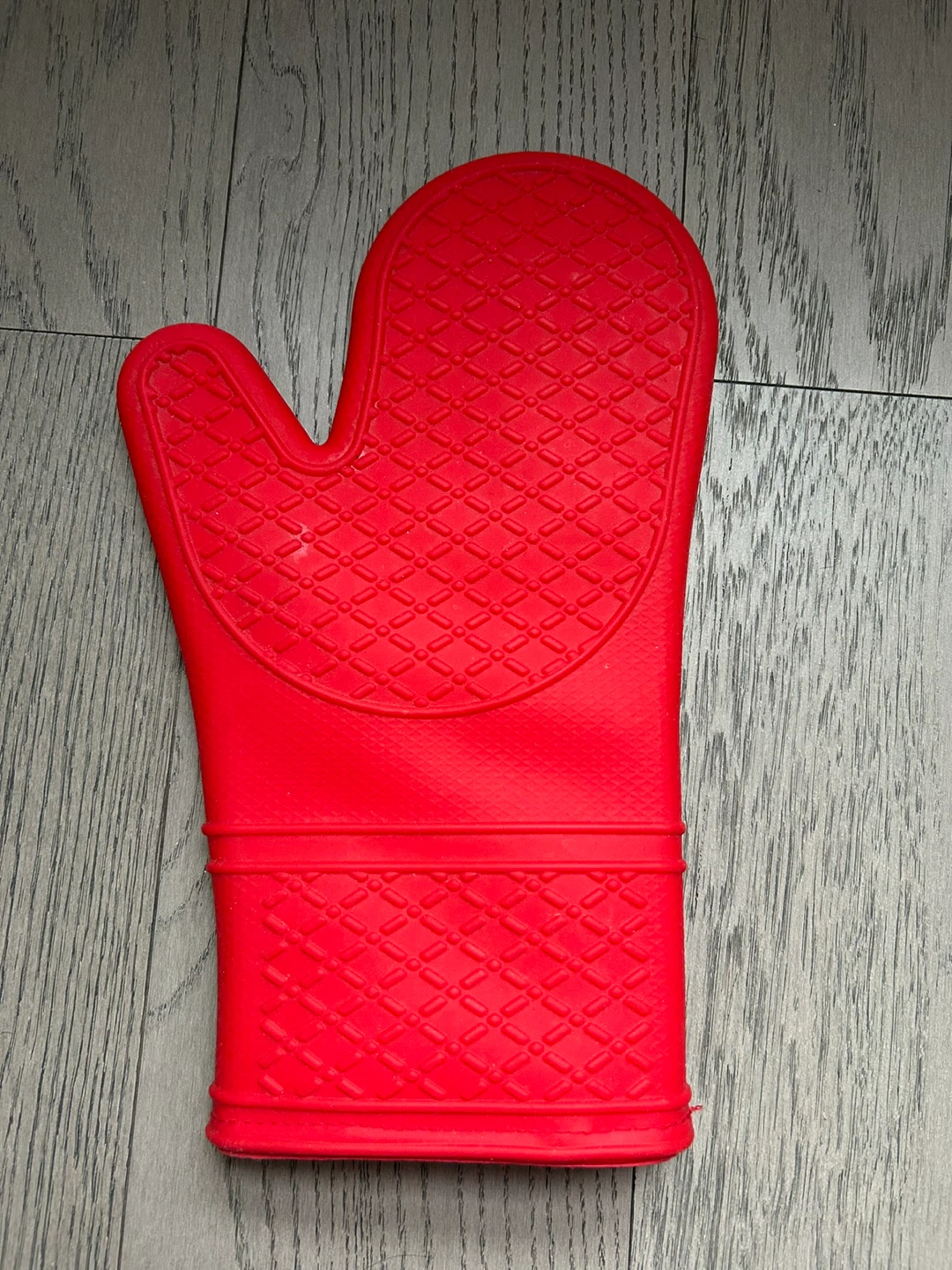 Preowned Red Silicone Oven Mitt Baking Kitchen Right Hand