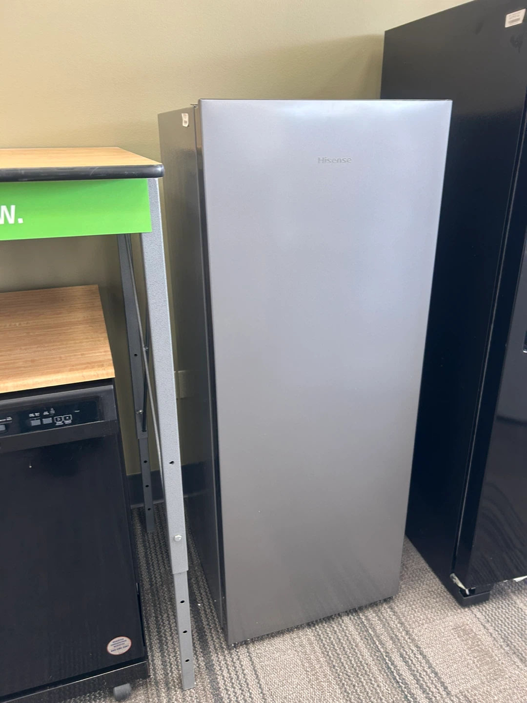 Hisense 6 cu.ft convertible fridge/freezer