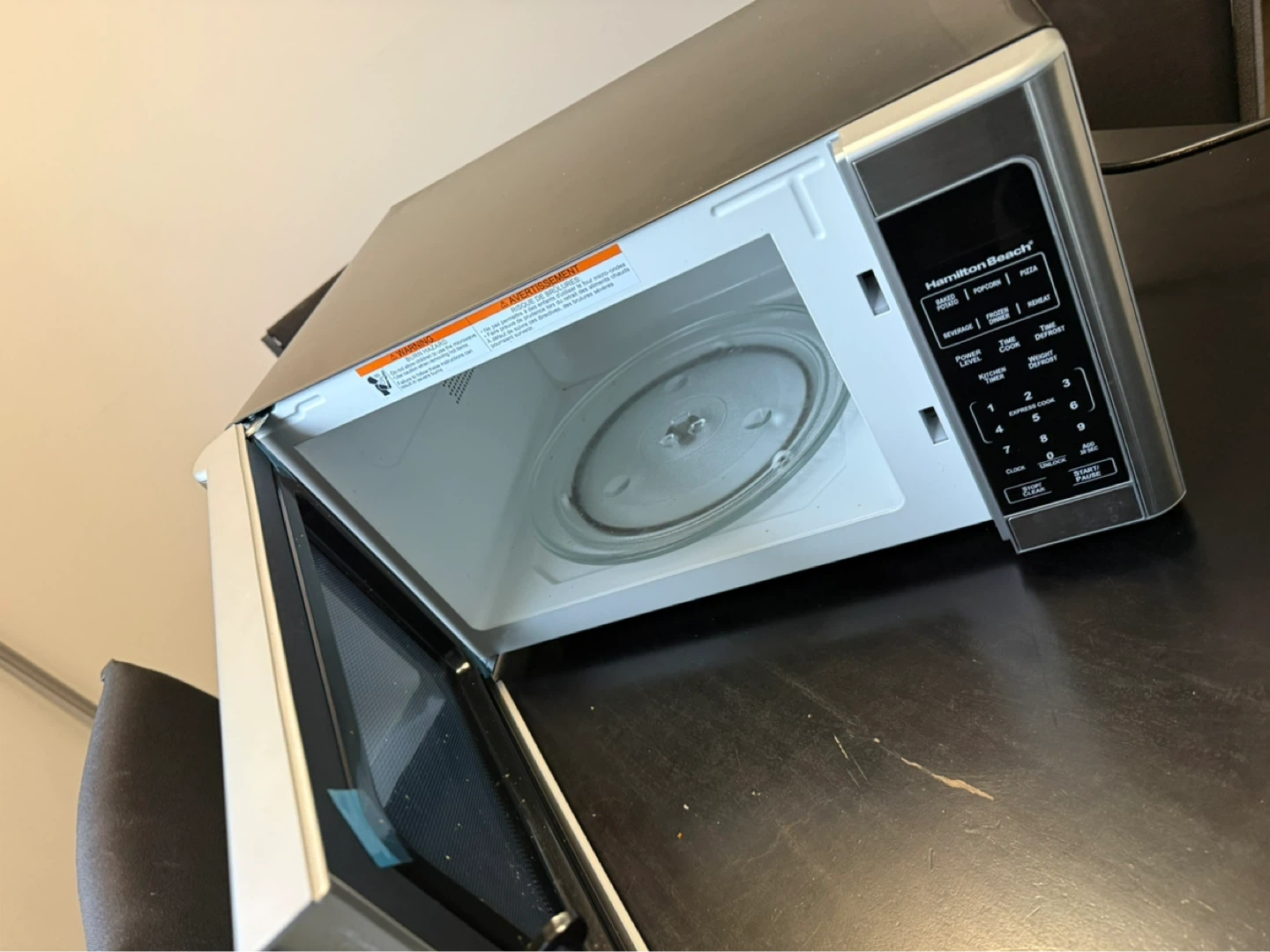 Hamilton Beach Microwave Oven - photo 2