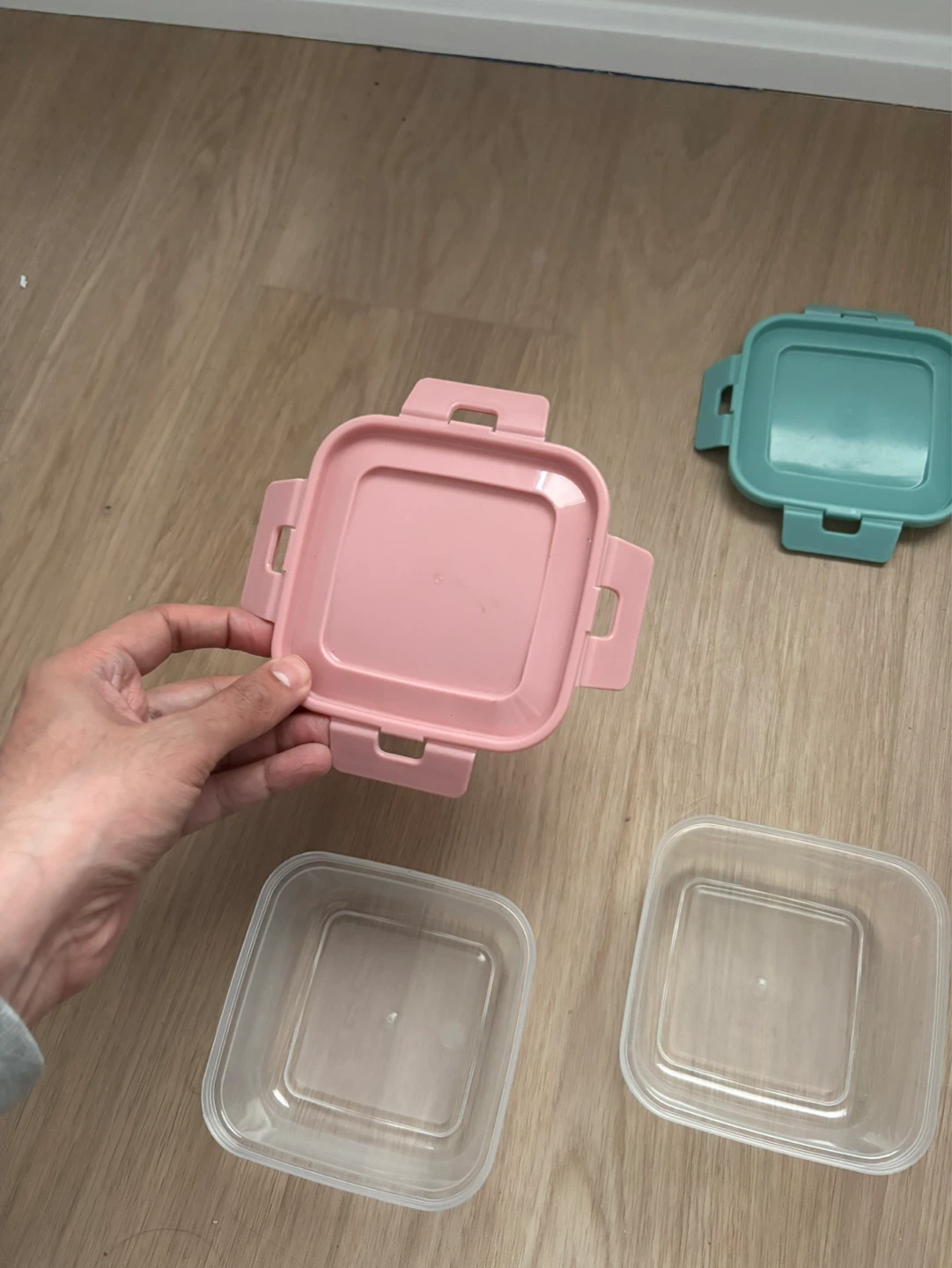 Set of 4 square plastic food storage containers with lids - photo 3