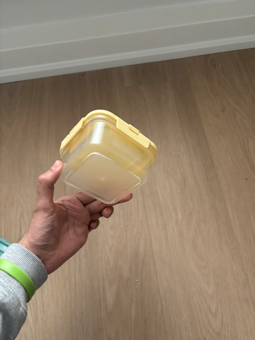 Set of 4 square plastic food storage containers with lids - photo 4