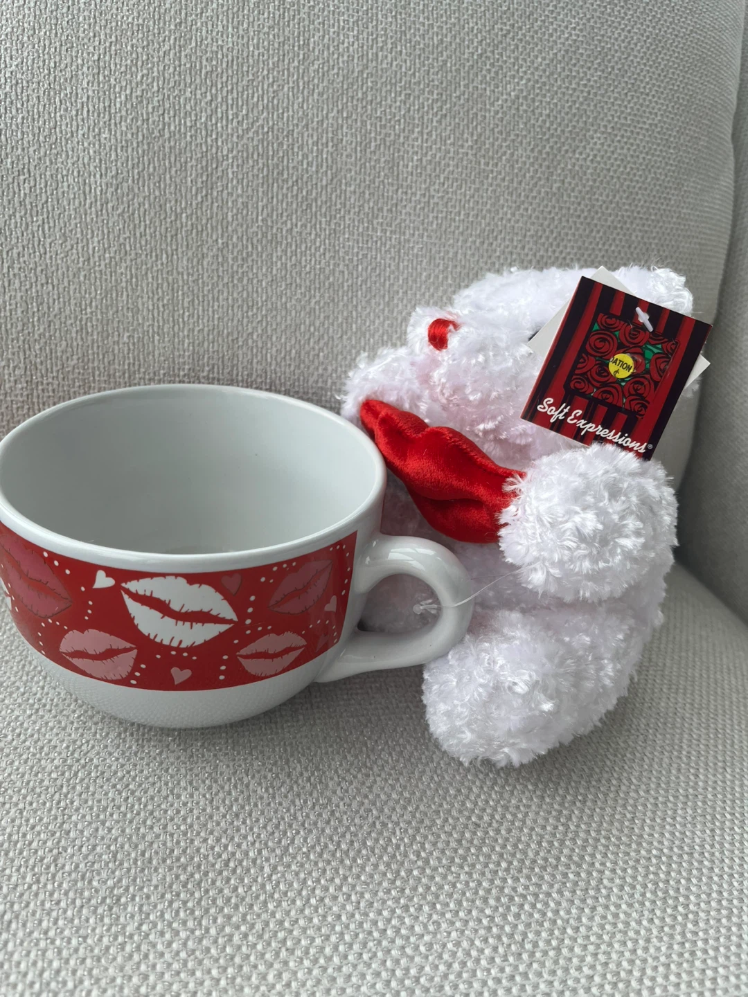 Brand New - White Teddy Bear in Kiss Mug - photo 5