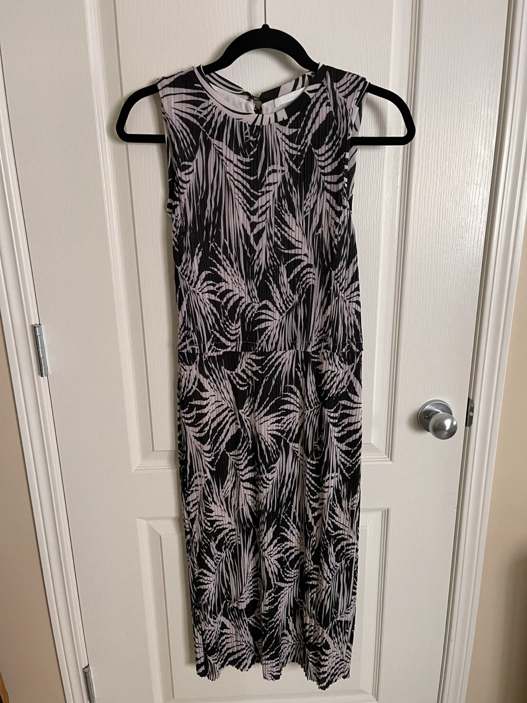 BOSS Black & White Leaf Print Sleeveless Midi Dress Size S