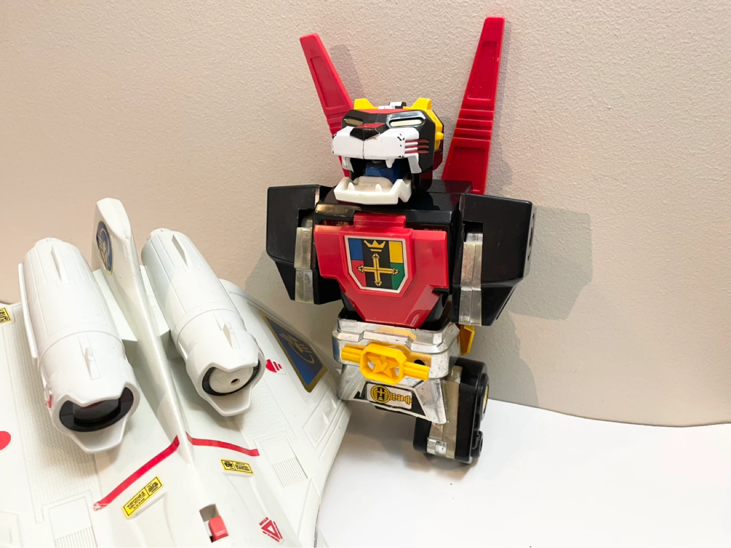 Voltron Lion Vehicle - photo 2