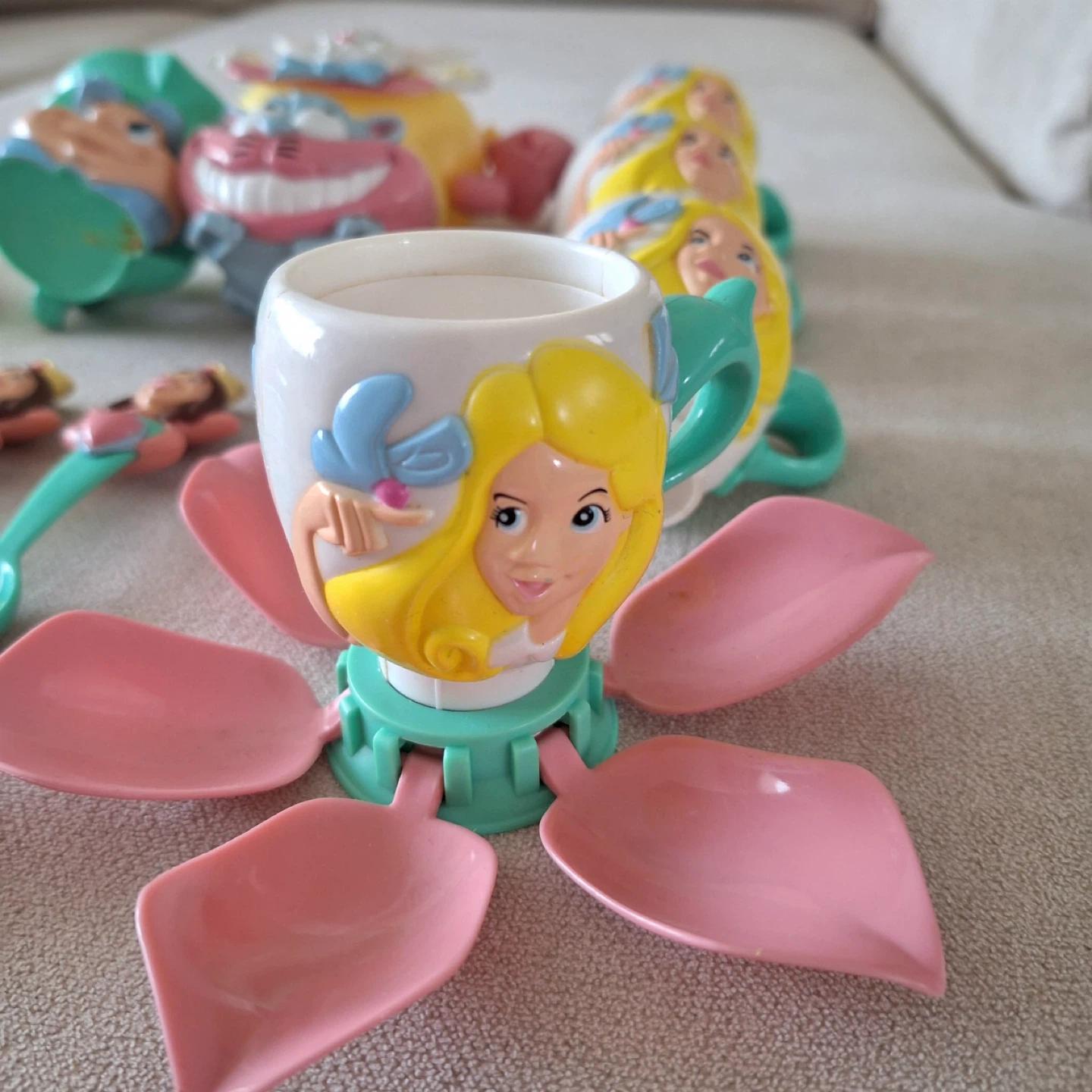 Alice in Wonderland Tea Party Toy Set - photo 5