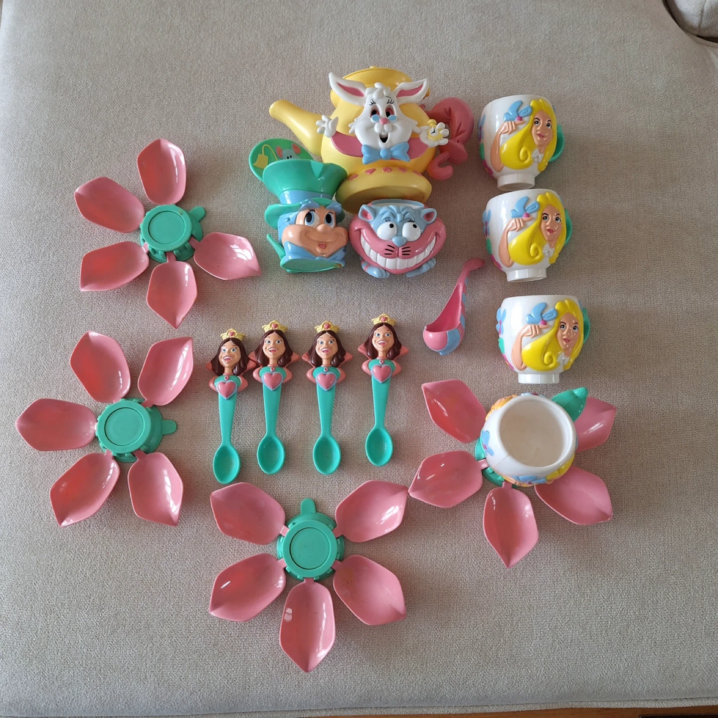 Alice in Wonderland Tea Party Toy Set