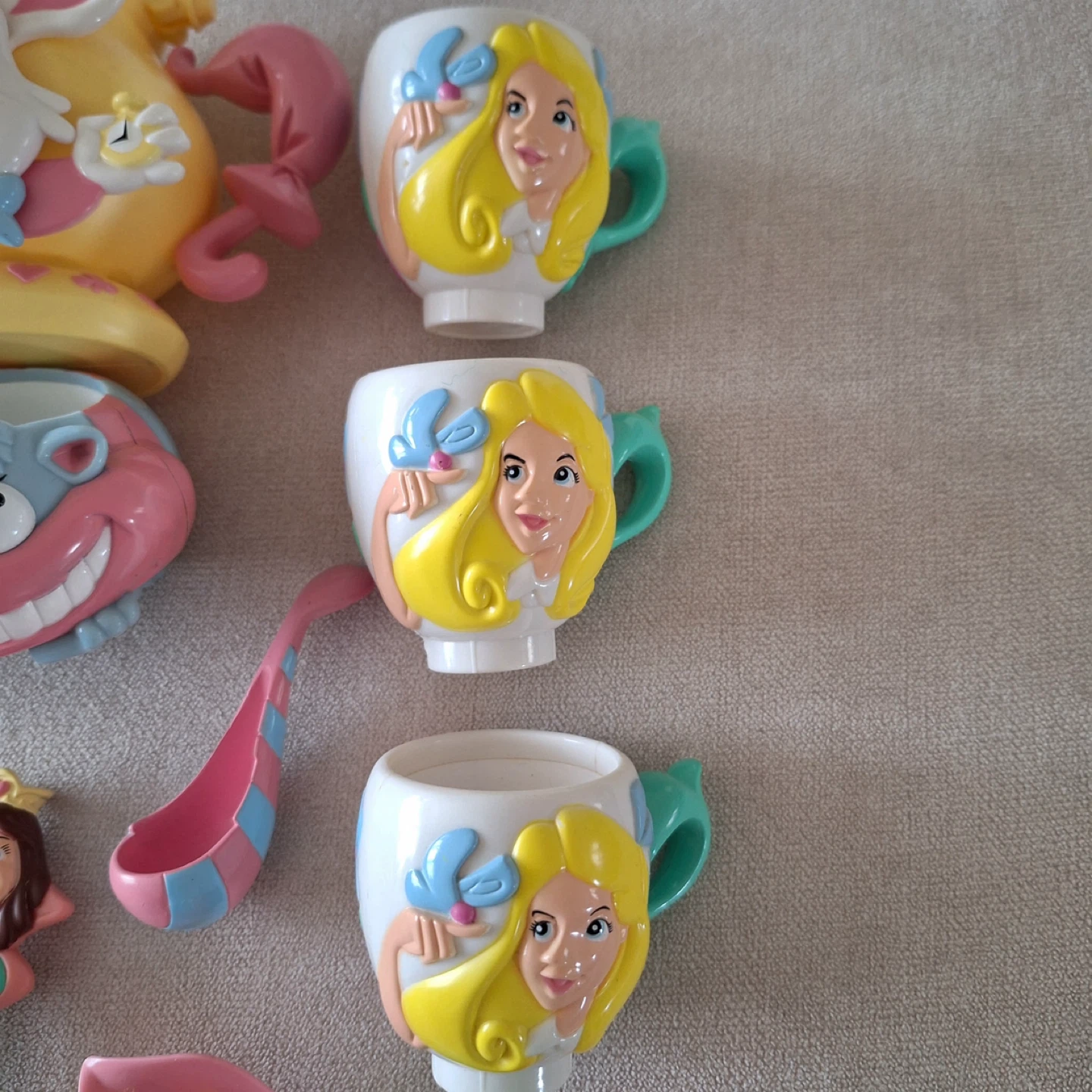 Alice in Wonderland Tea Party Toy Set - photo 2