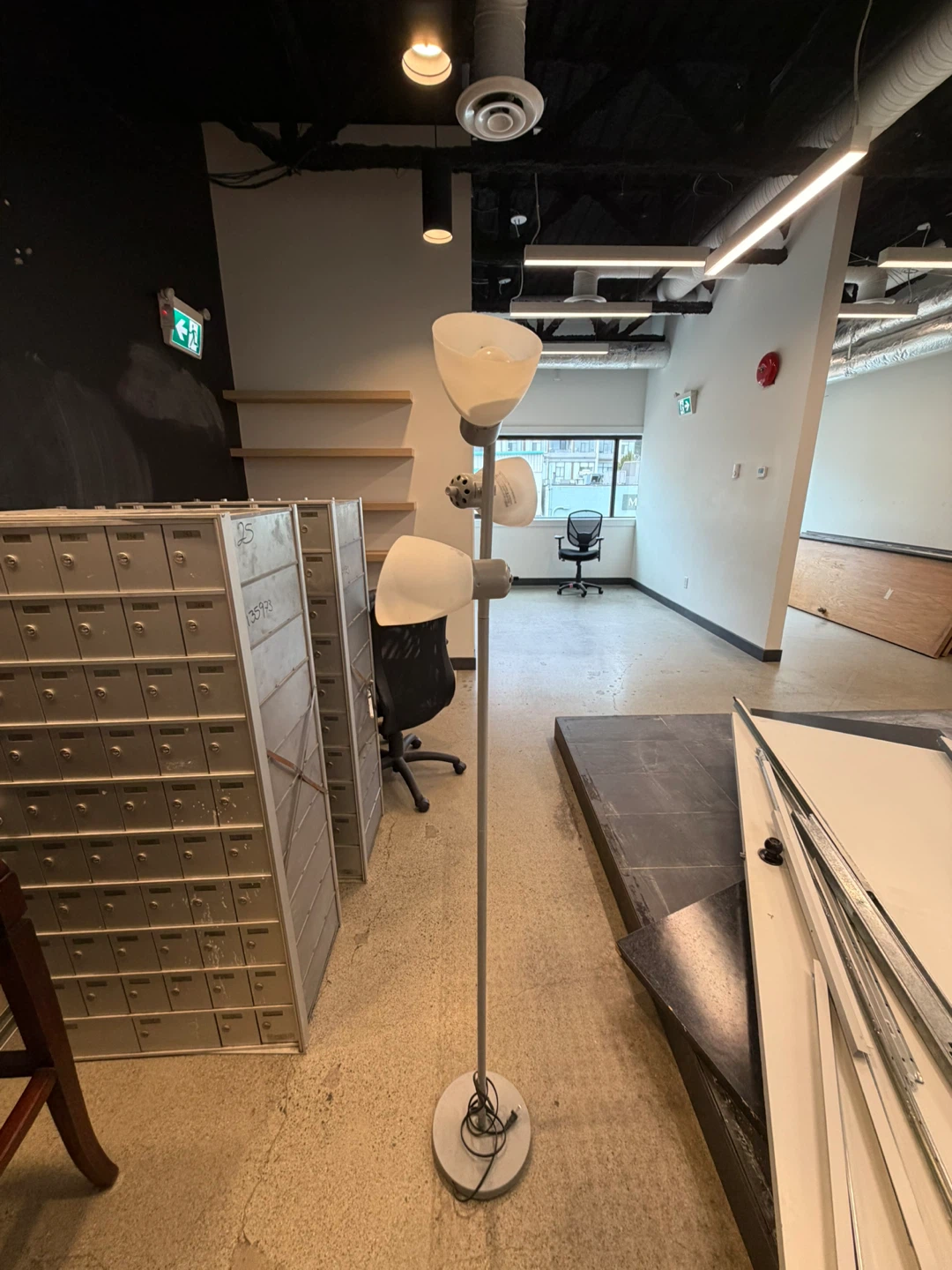 Adjustable Floor Lamp with 3 Lights - photo 2