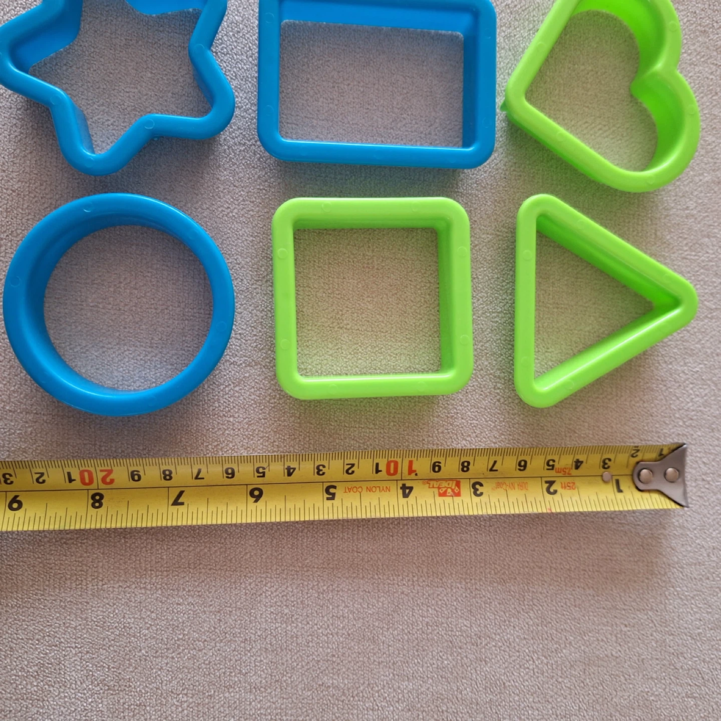 Set of 6 Plastic Shape Cutters - photo 3