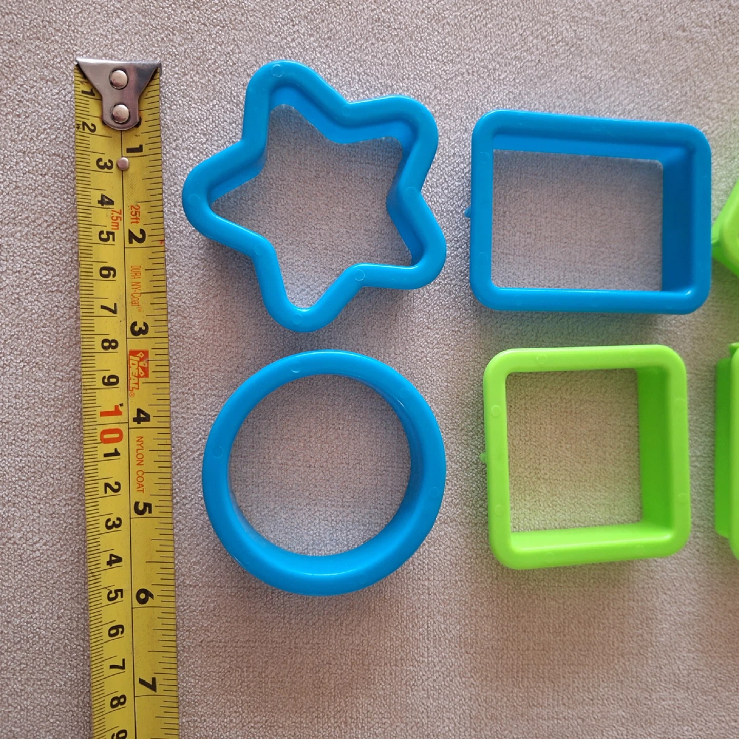 Set of 6 Plastic Shape Cutters - photo 2
