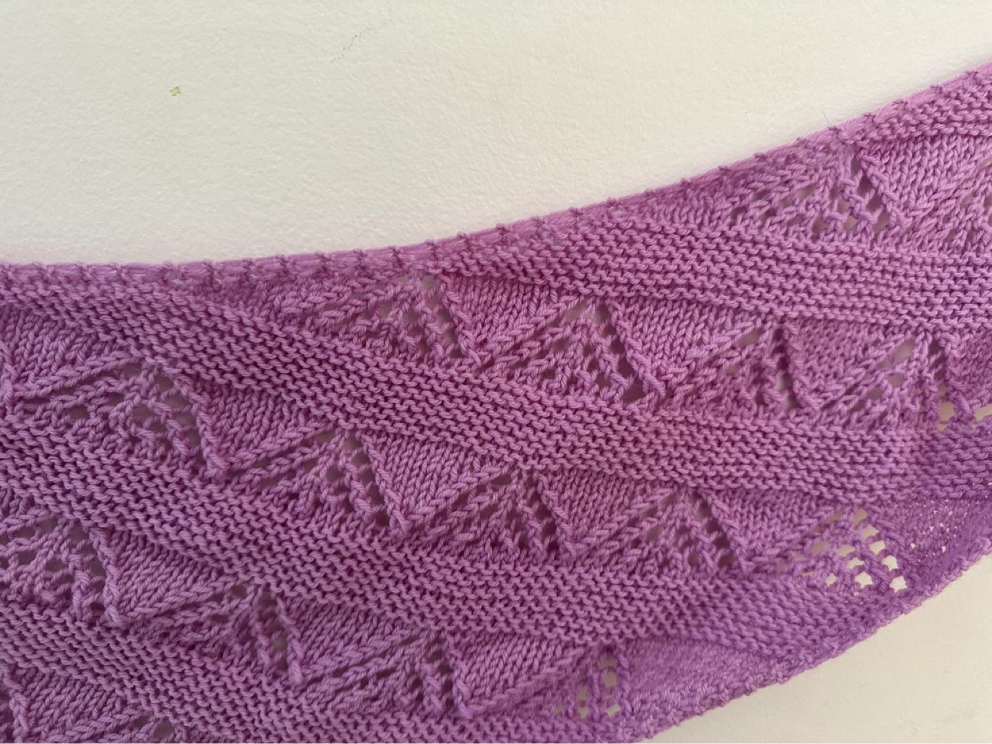 Hand-Knitted Lavender Shawl - photo 2