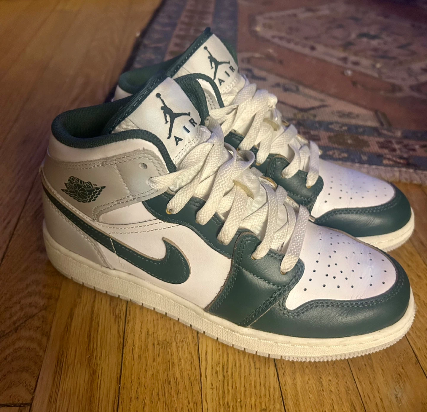 Air Jordan 1 Mid SE "Dark Teal" Sneakers - photo 4