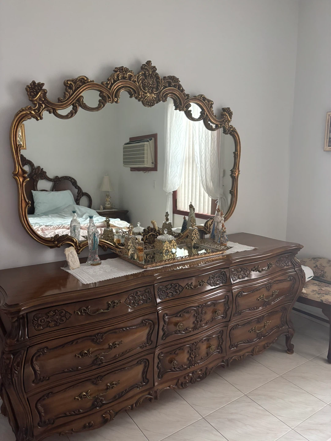 Antique Wooden Bedroom Set with Mirror - photo 2