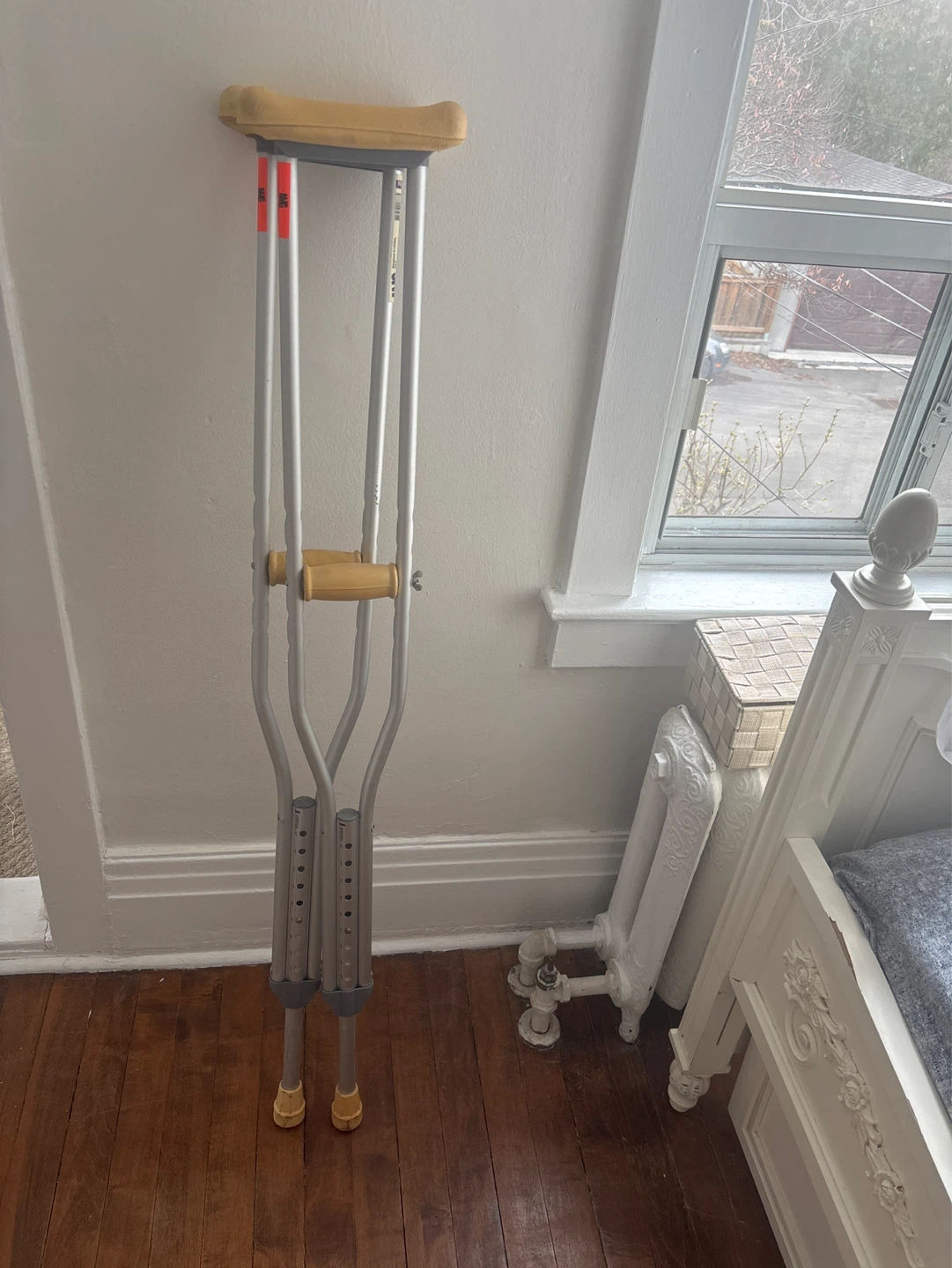 AMG Medical Aluminum Crutches