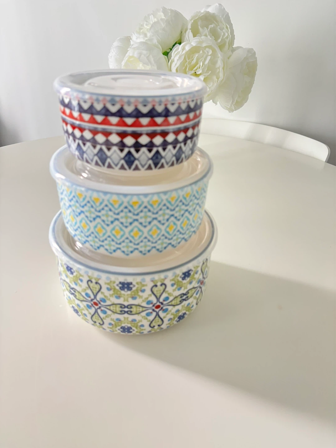 Set of 3 Ceramic Bowls with Lids