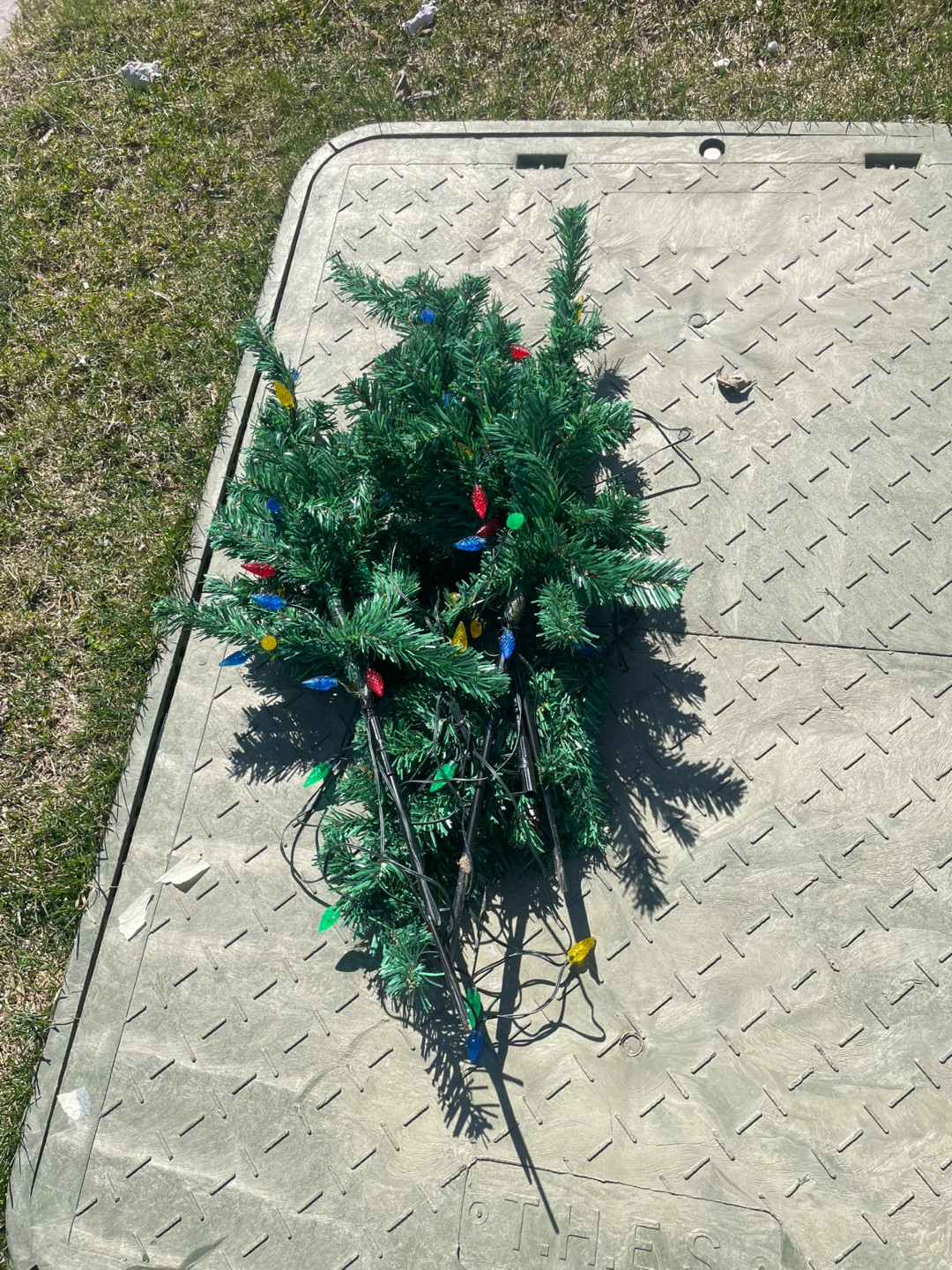 FREE Solar Artificial Christmas Tree Decoration - photo 2