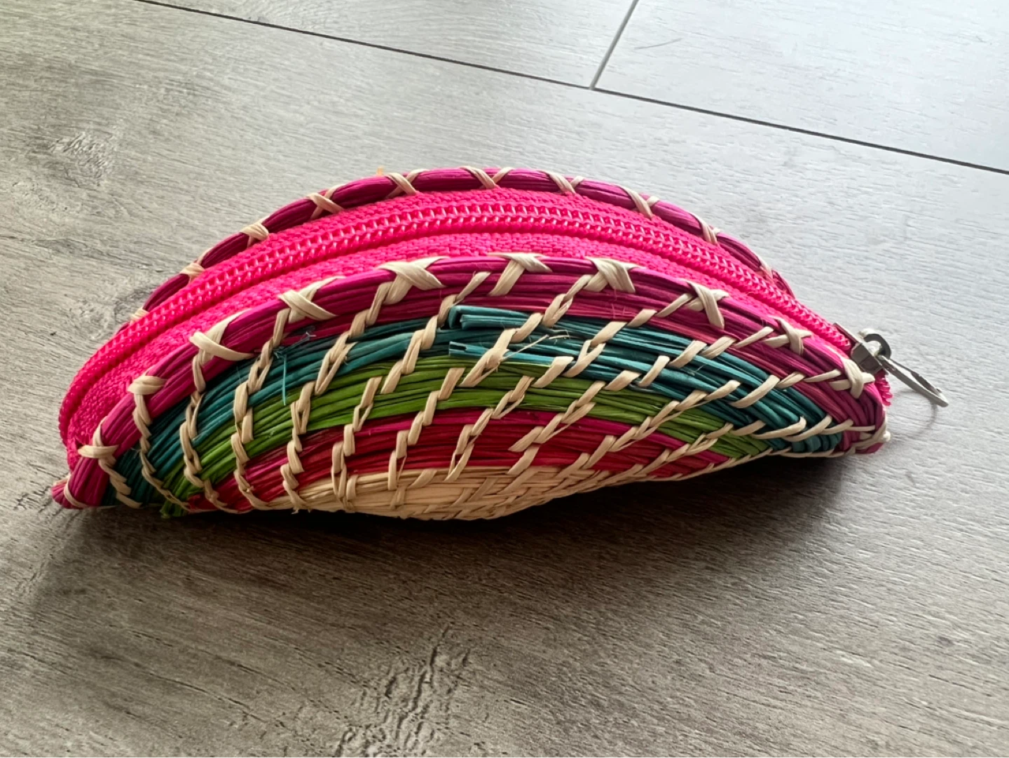 Woven Straw Zippered Pouch - Rainbow Colors