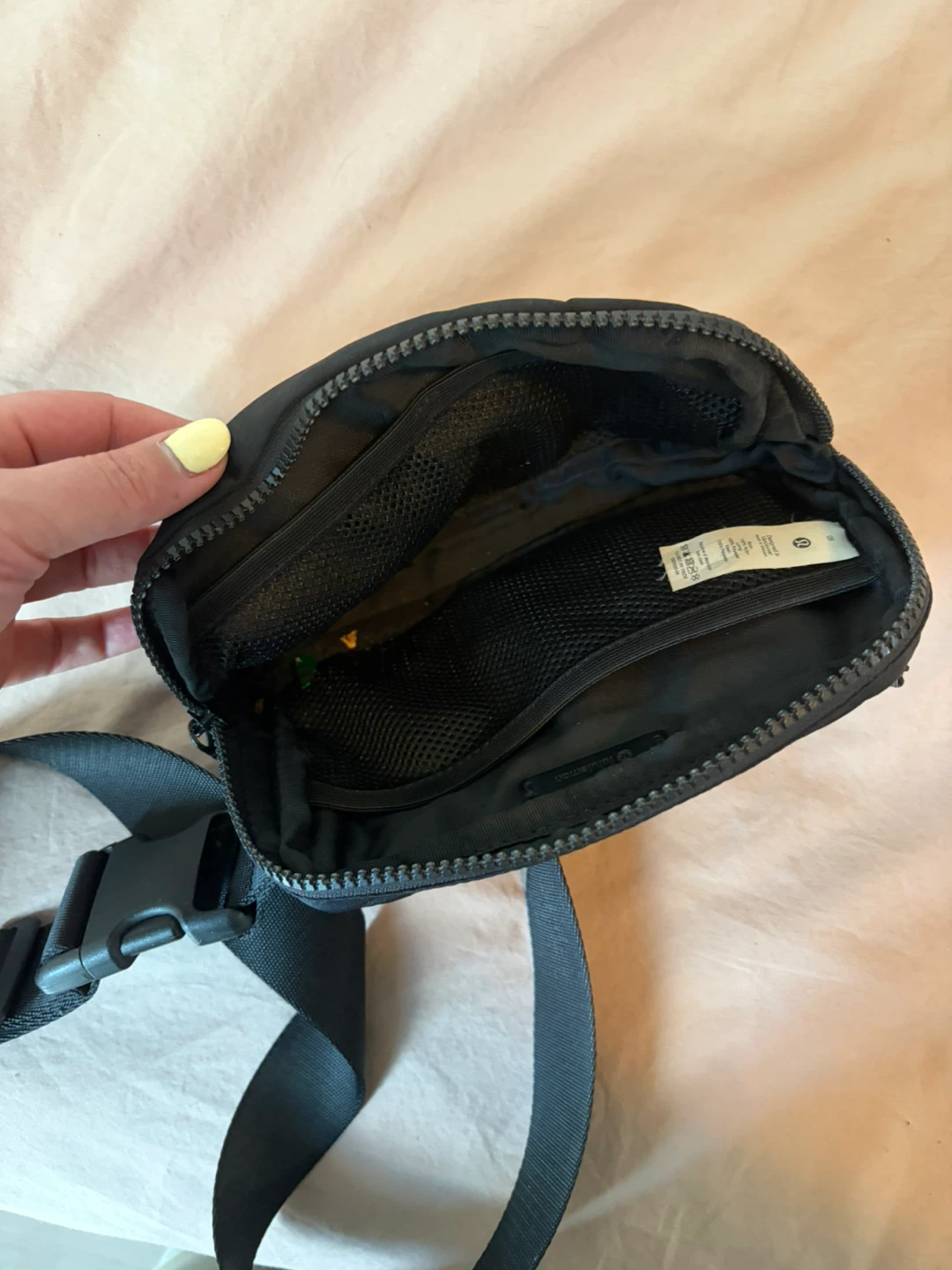 Lululemon Everywhere Belt Bag Black - photo 3