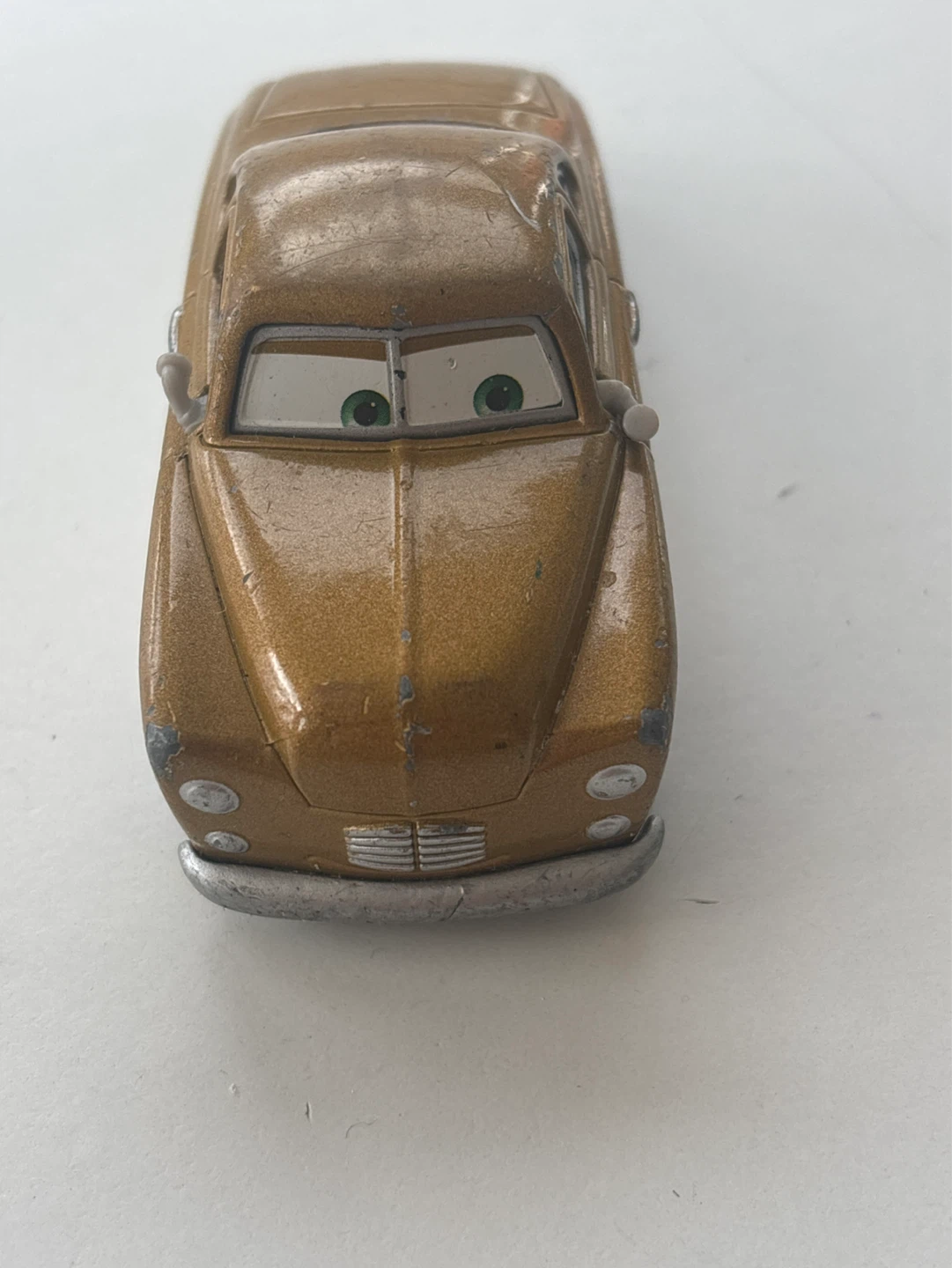Mattel Disney/Pixar Cars Luigi Die-Cast Car - photo 2
