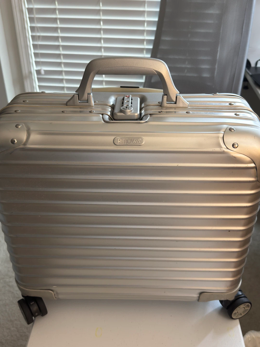 Rimowa Aluminium Suitcase- Carry on - photo 3