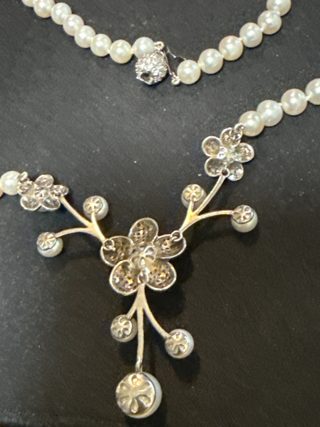 Pearl Necklace with Floral Clasp - photo 3