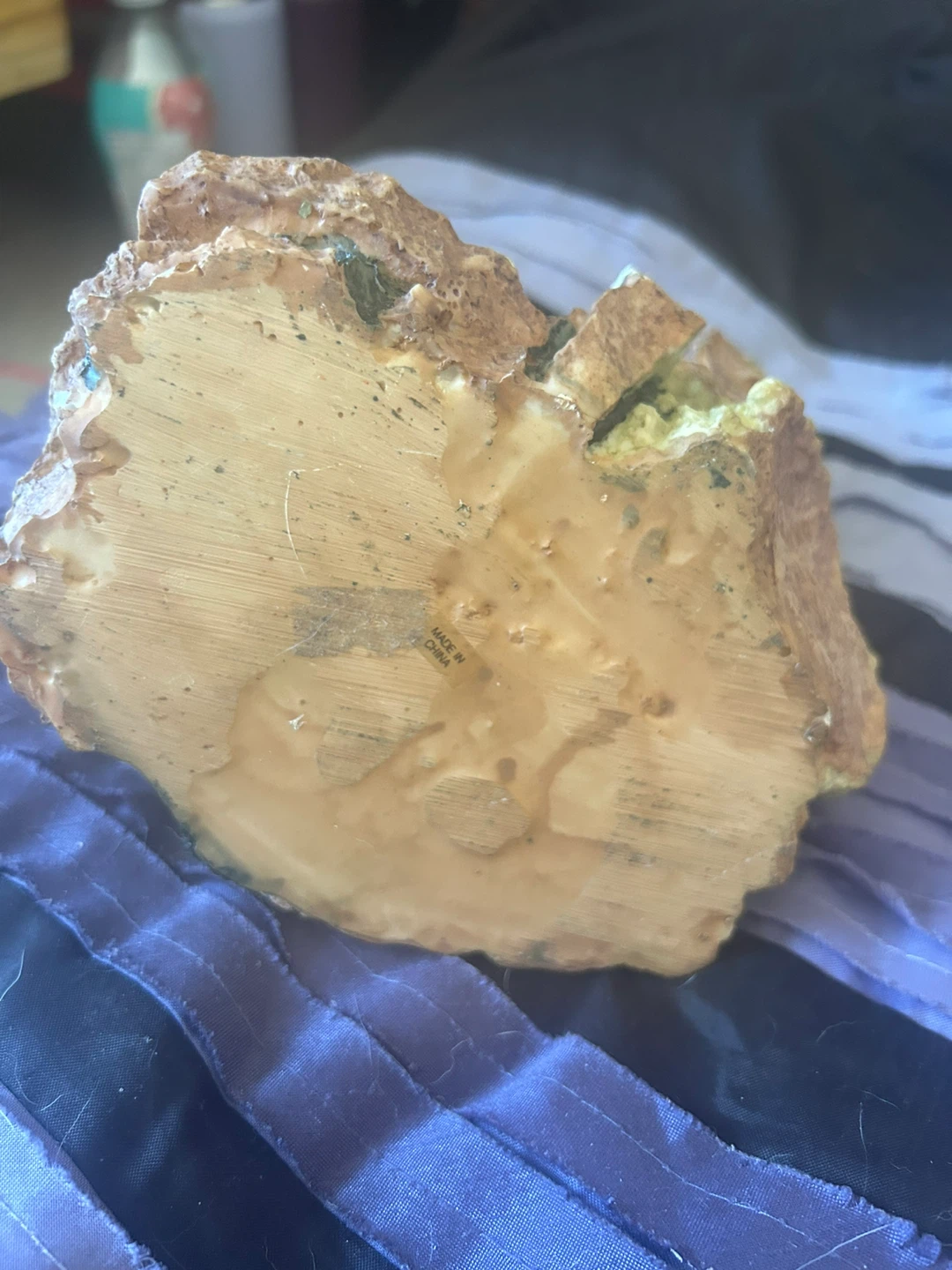 Wolf Figurine with Waterfall Accent - photo 3