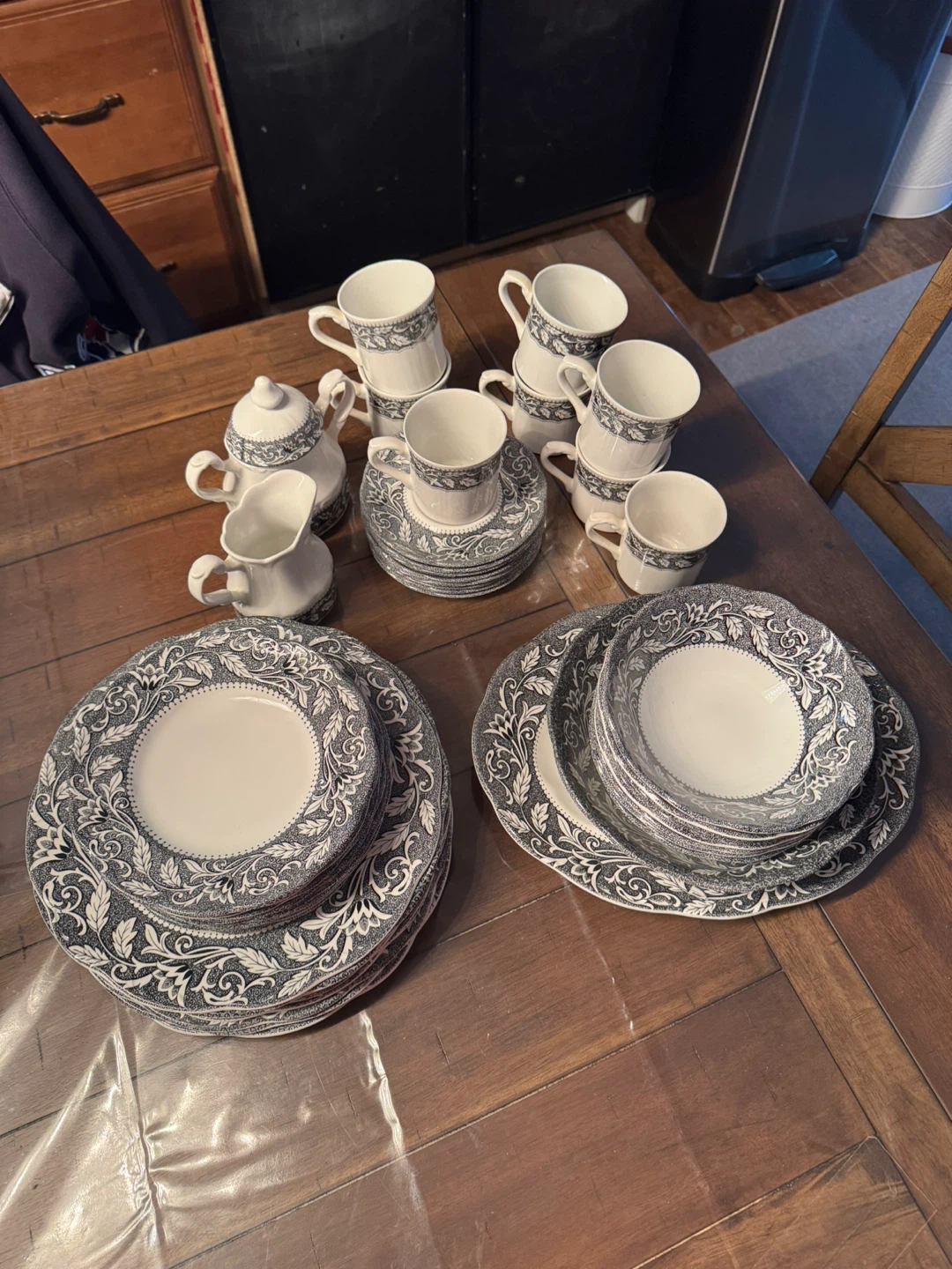 J&G Meakin Renaissance Dinnerware Set