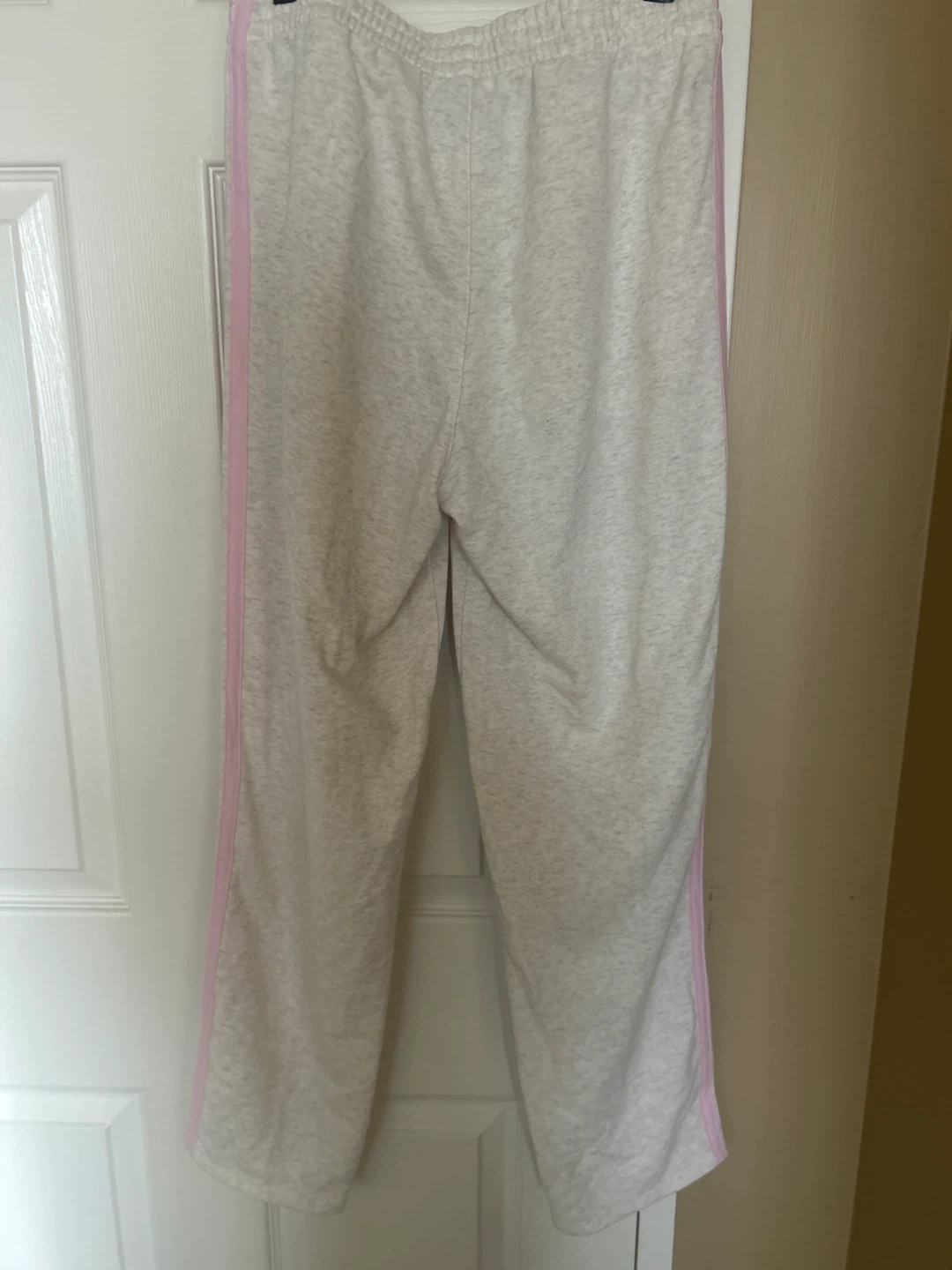 Girl’s Adidas Sweatpants XL - photo 3
