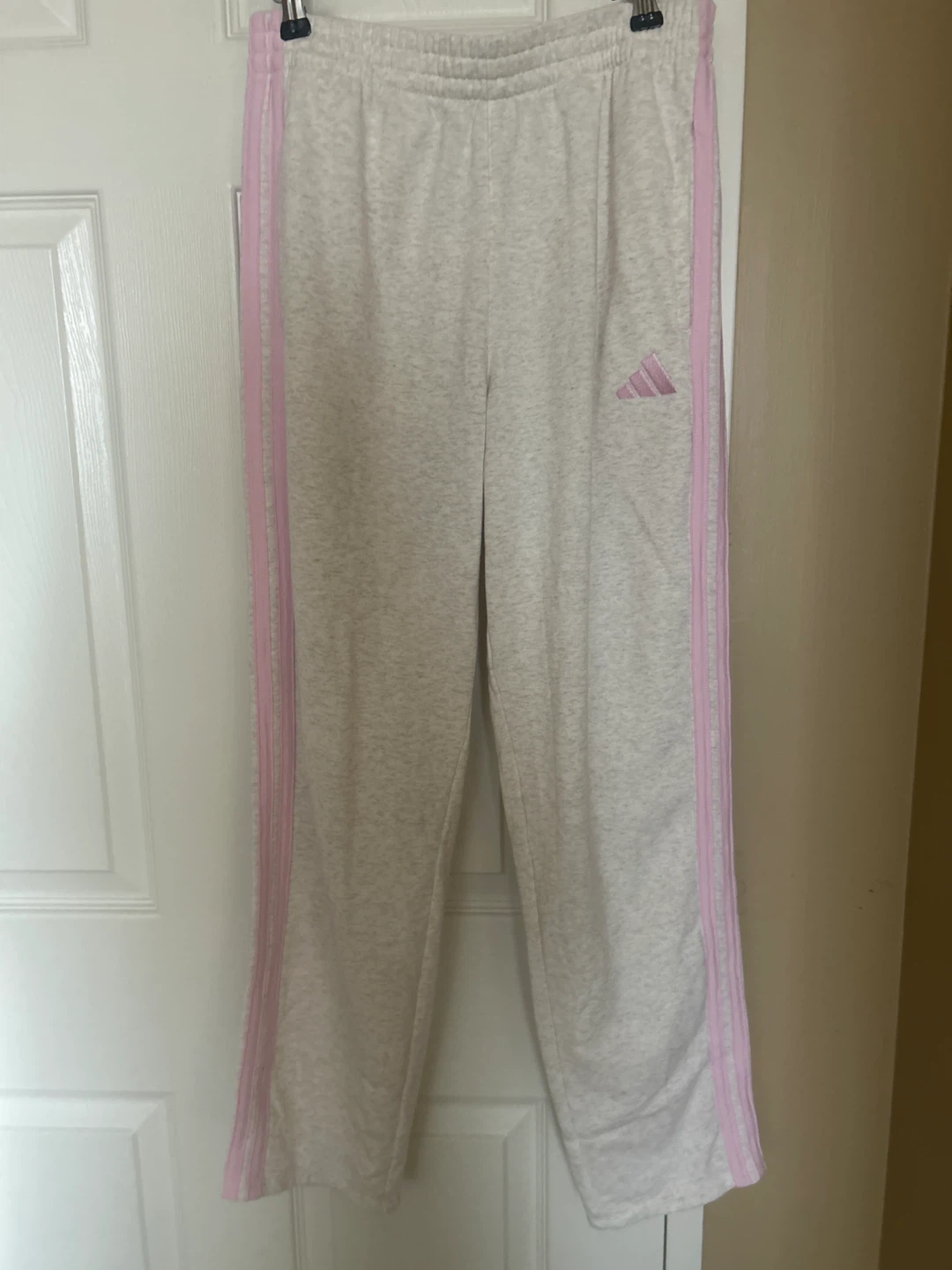 Girl’s Adidas Sweatpants XL