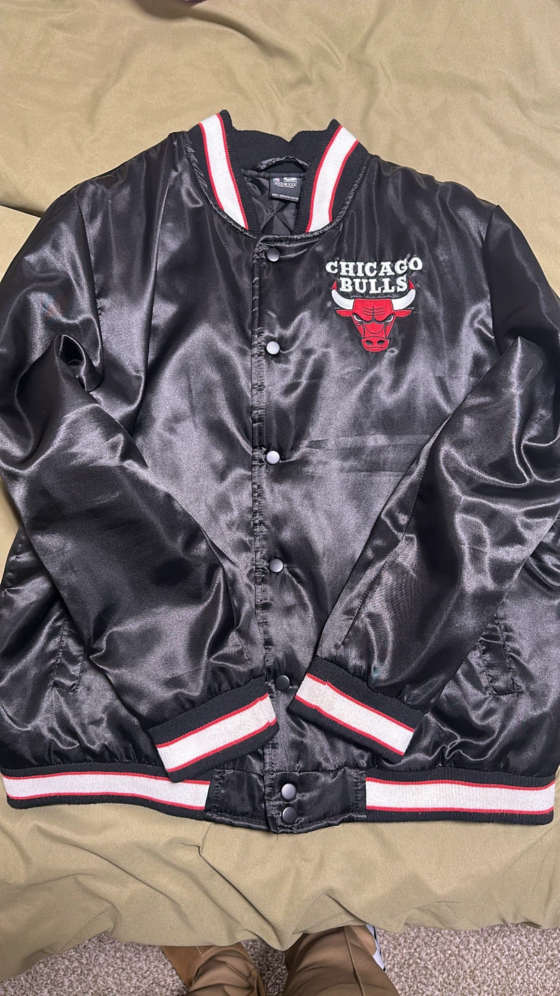 Chicago Bulls NBA Ultra Game Satin Bomber Jacket Size M