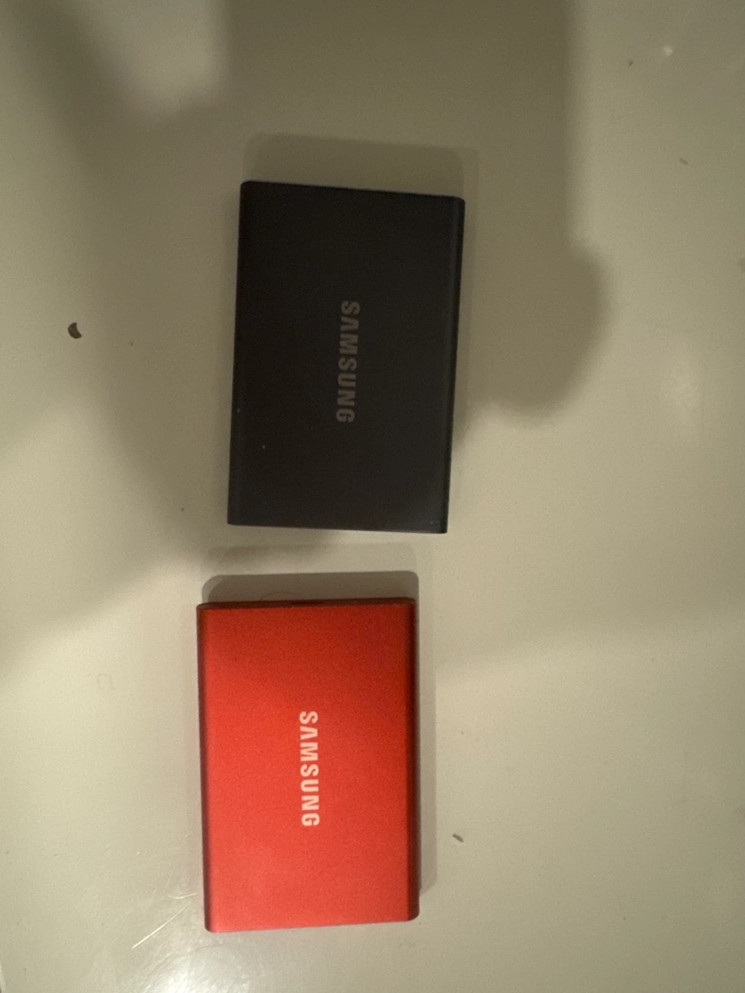 Red SAMSUNG T7 2TB, Portable SSD - photo 2