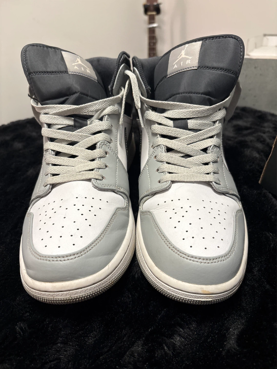 Air Jordan 1 mid grey