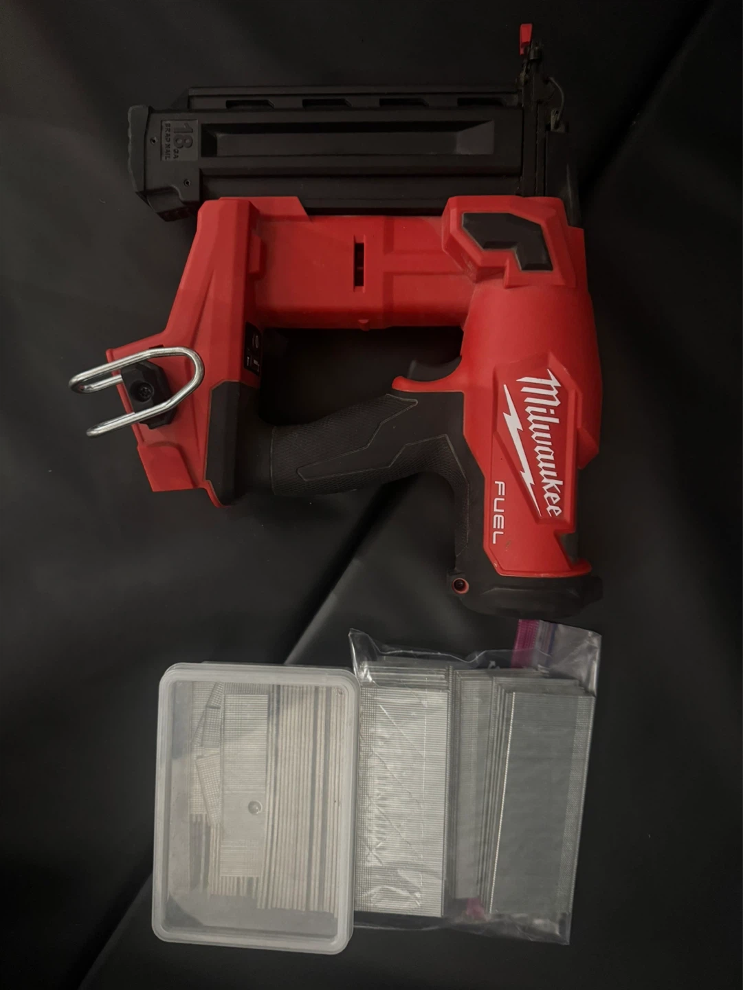 Milwaukee M18 FUEL 18 Gauge Brad Nailer - photo 2