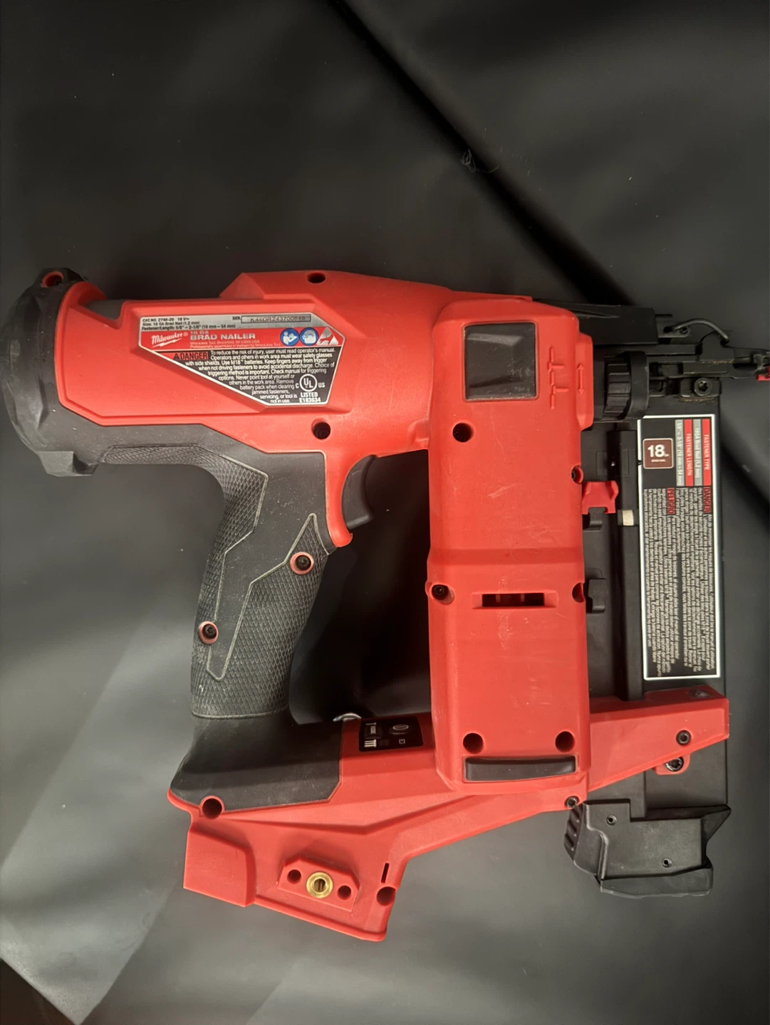 Milwaukee M18 FUEL 18 Gauge Brad Nailer - photo 3