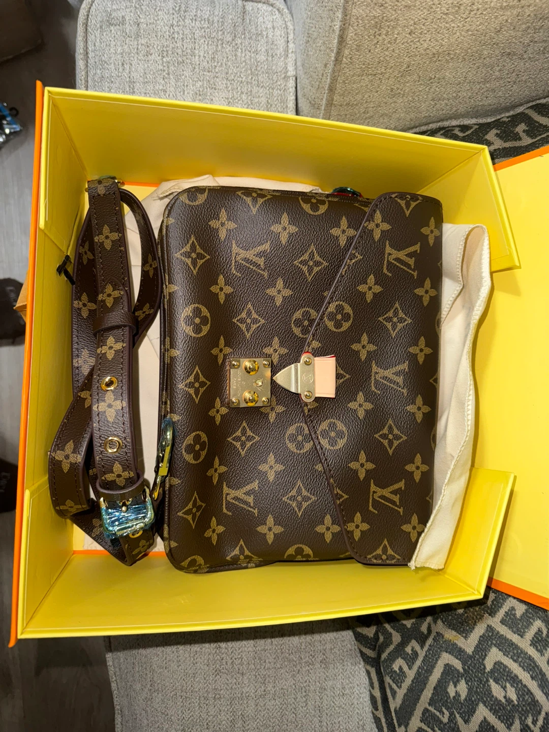 Louis Vuitton Monogram Pochette Metis Bag - photo 2