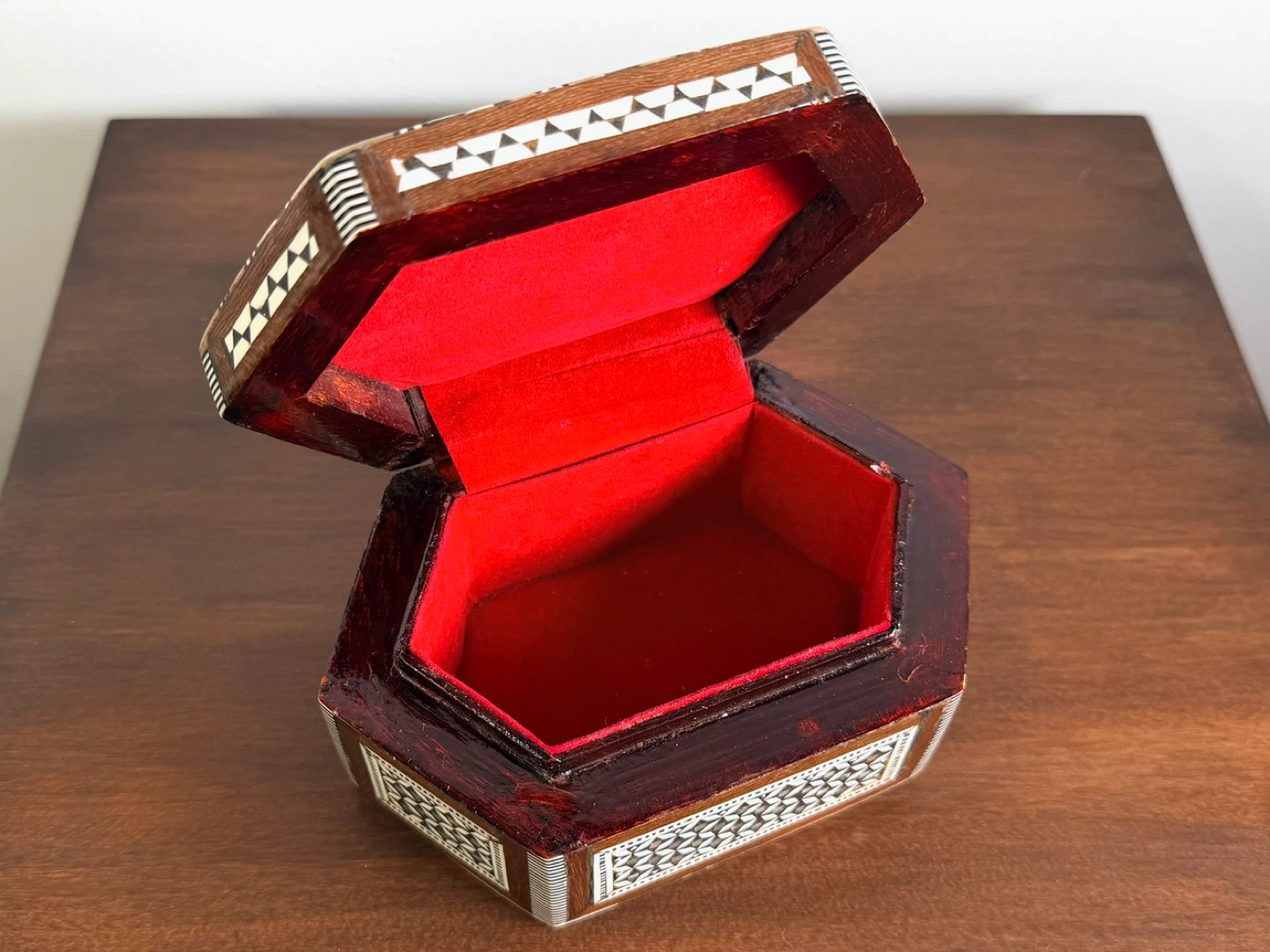 Vintage Inlay Jewelry Box – Mother of Pearl Mosaic - photo 2