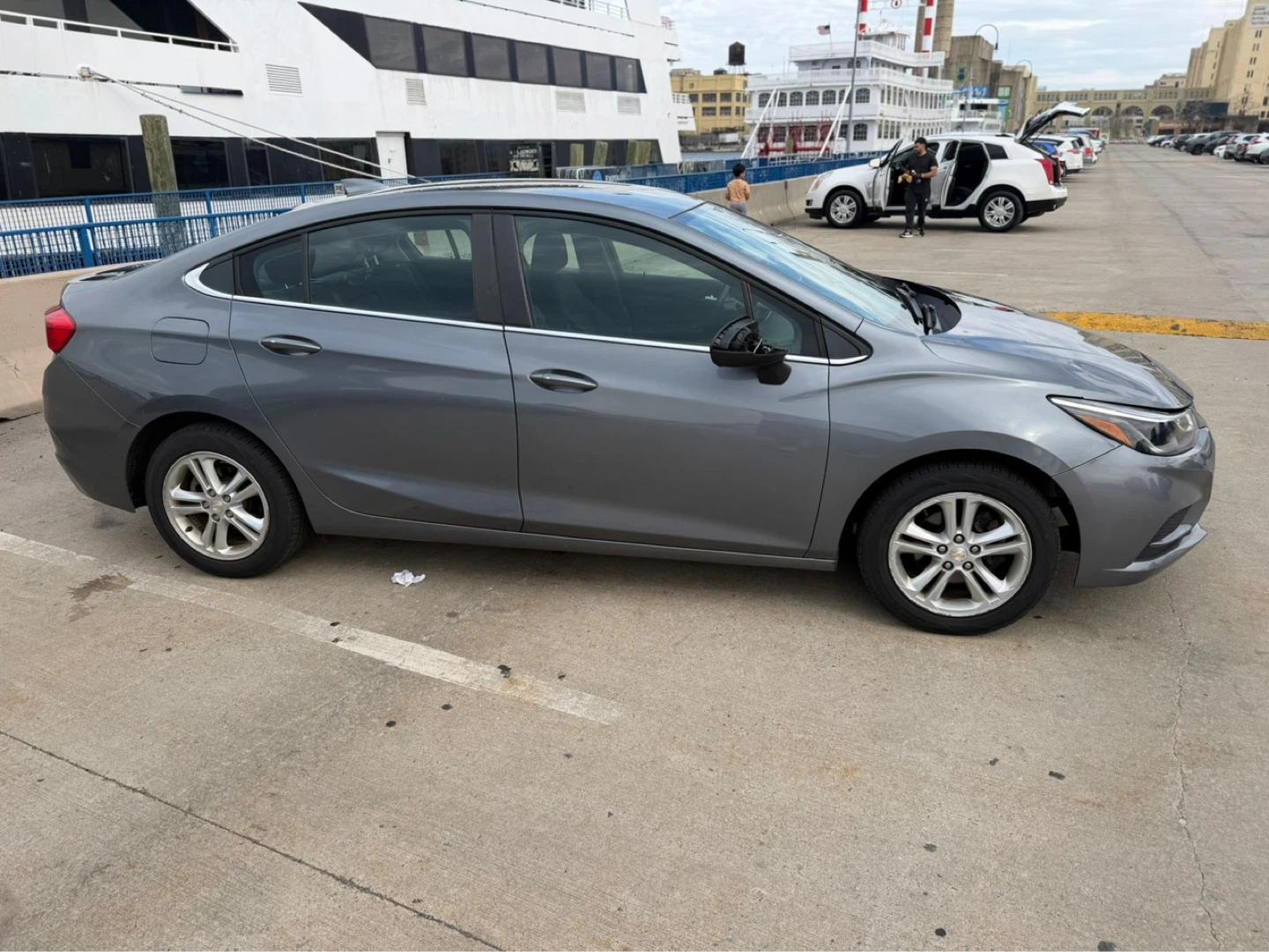 2017 Chevrolet Cruze LT Sedan - photo 4