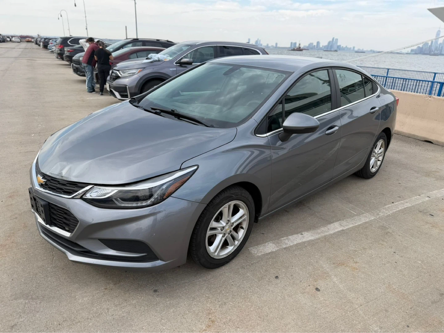 2017 Chevrolet Cruze LT Sedan - photo 2