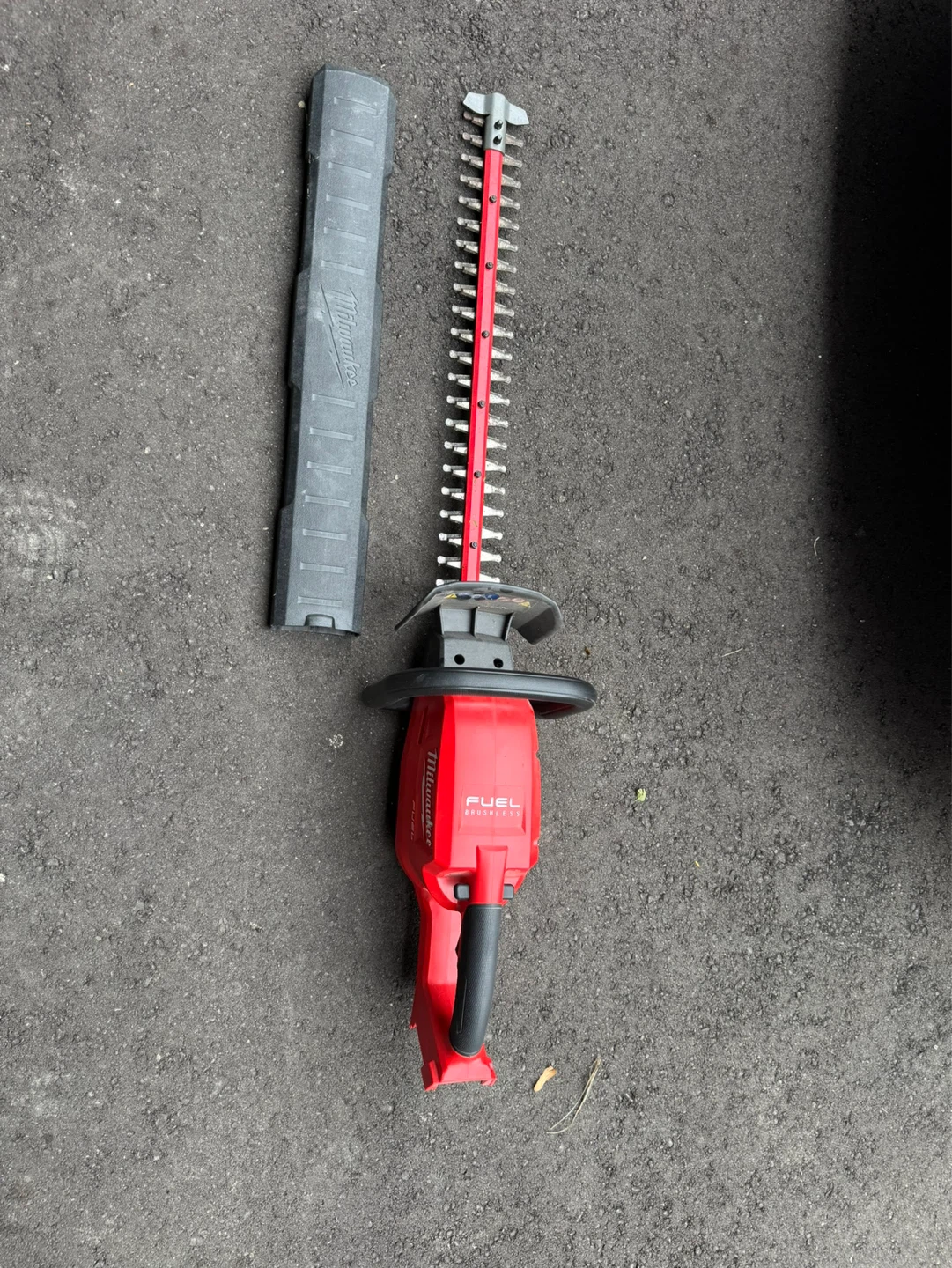 Milwaukee M18 FUEL Hedge Trimmer with Blade Cover