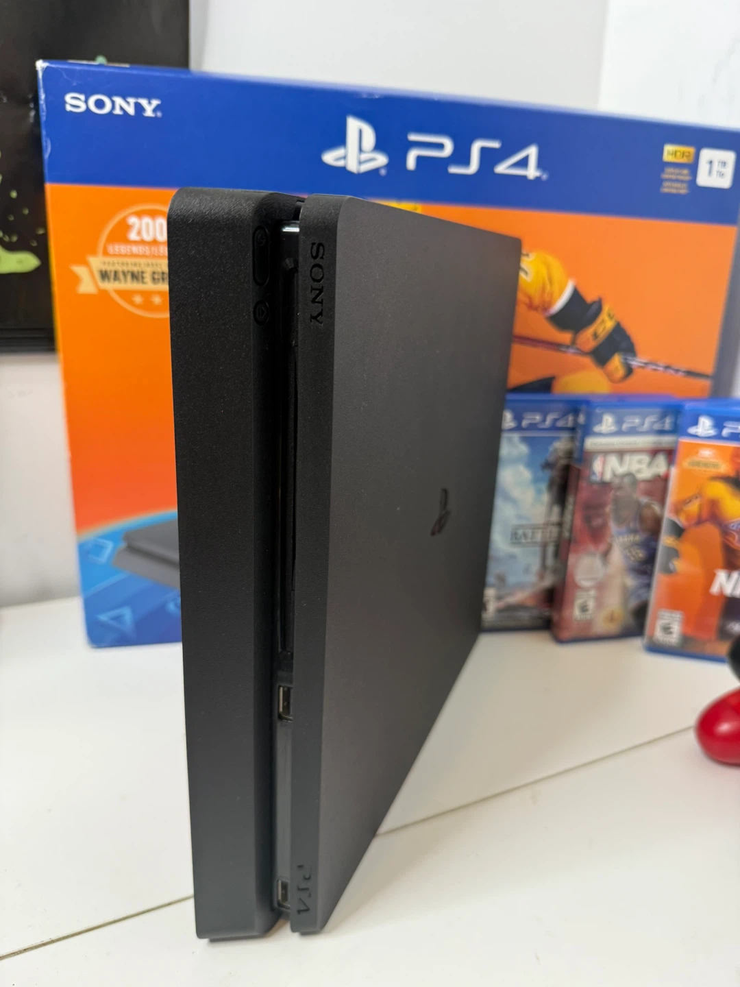PlayStation 4 slim - photo 4