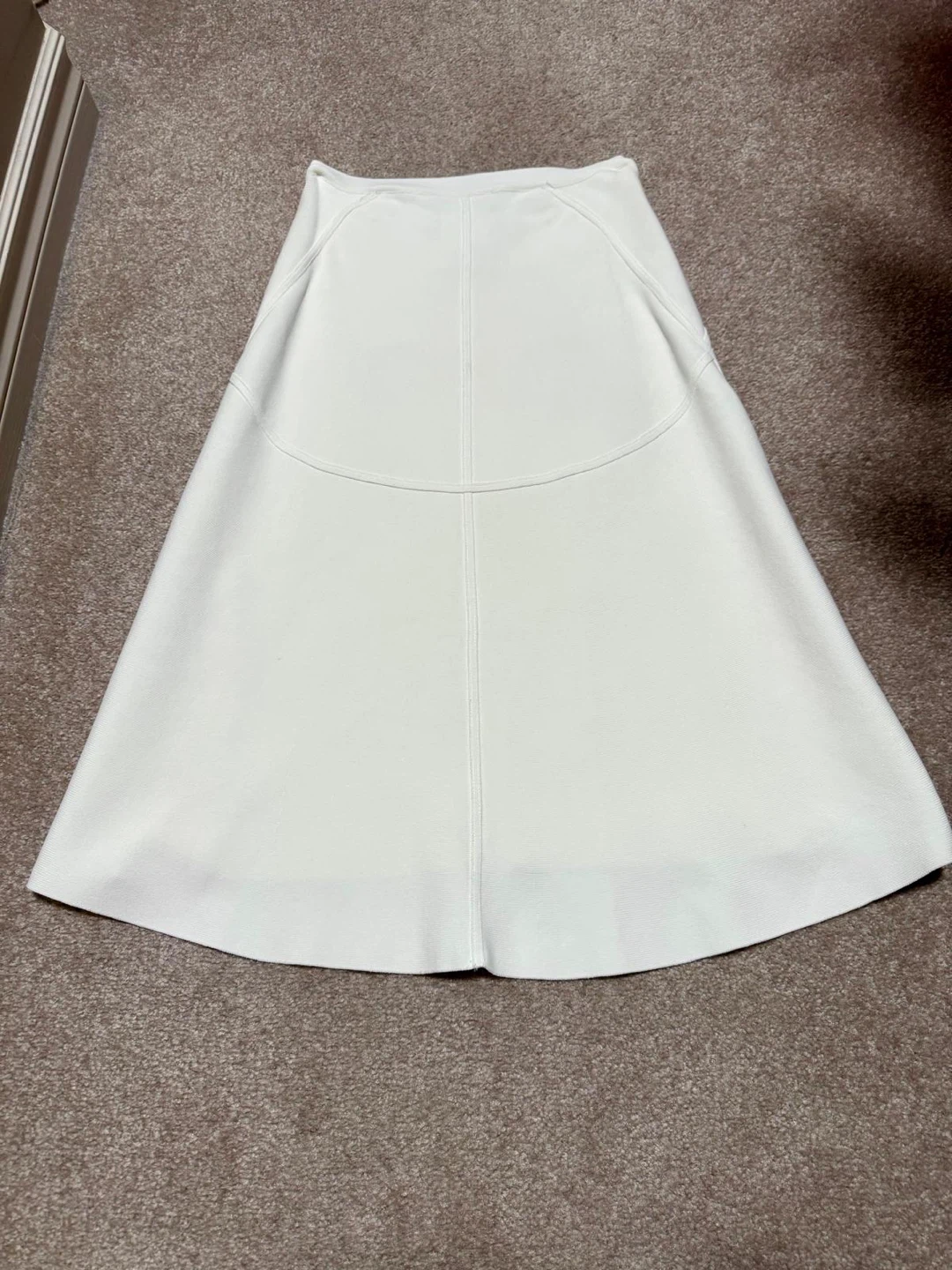 Brand New BCBG MAXAZRIA White Skirt Size XS - photo 2