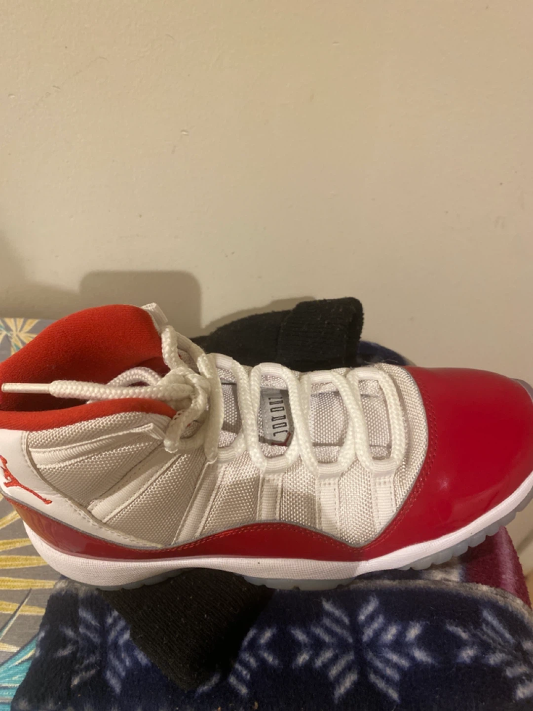 Jordan 11 Retro Low Red White Sneakers