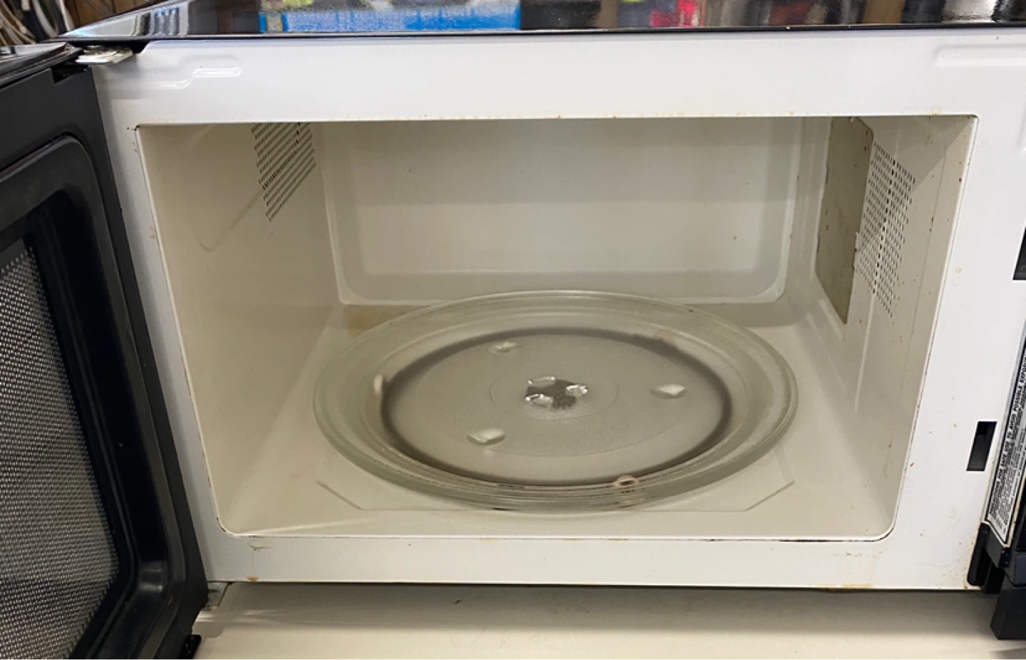 DANBY MICROWAVE - photo 2