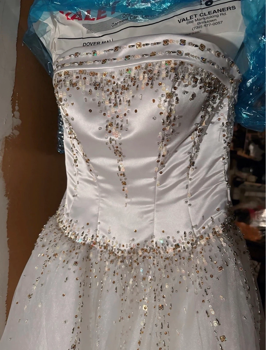 White Beaded Strapless Gown - photo 2