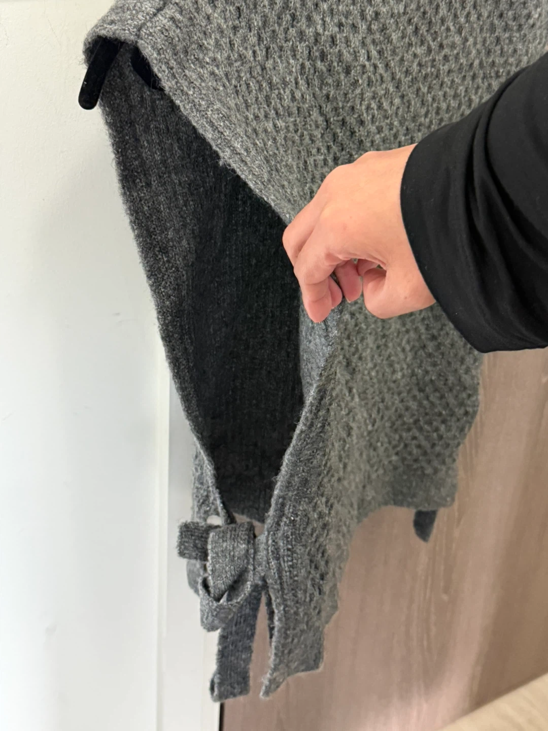 Grey Knit Sleeveless Sweater Vest - photo 2