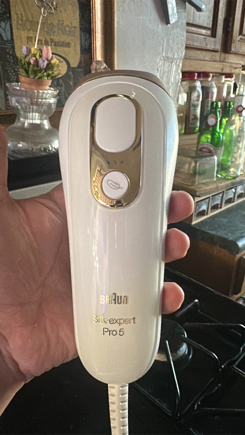 Braun Silk expert Pro 5 IPL Hair Removal Device