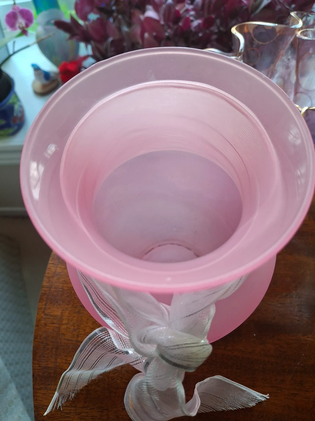 Pink frosted glass vase with ribbon accent - photo 3