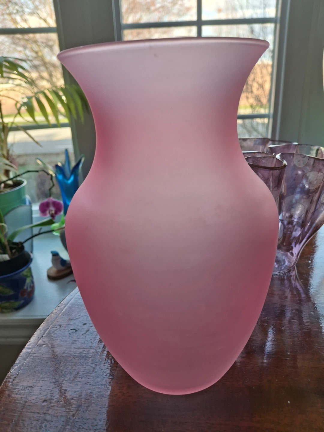 Pink frosted glass vase with ribbon accent - photo 2