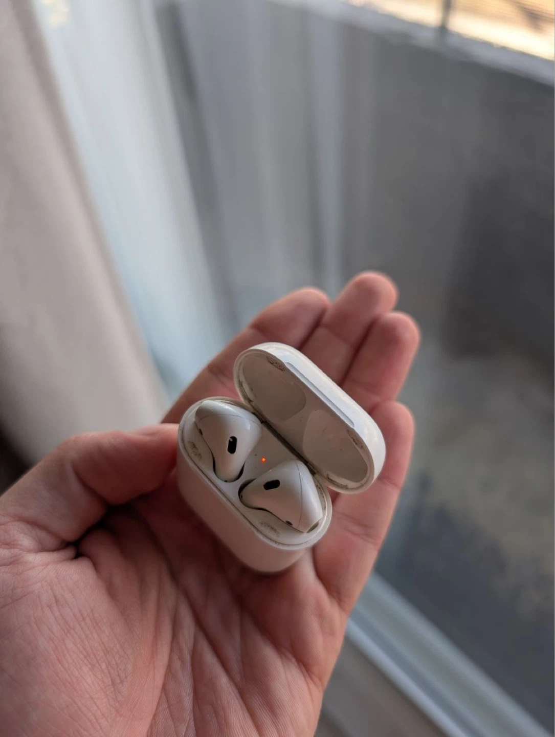 Apple AirPods 1st gen - photo 2