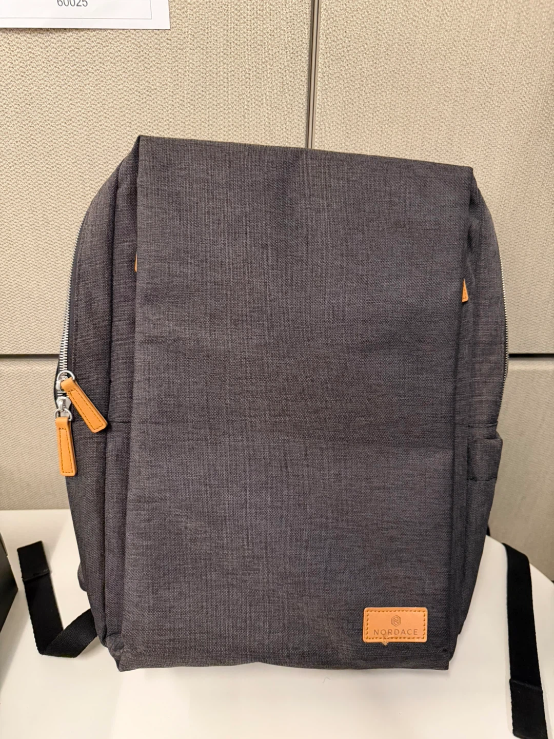⭐️ Nordace Dark Grey Backpack ⭐️ - photo 2